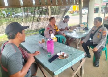 Polsek Ukui Laksanakan Patroli dan Edukasi Warga, Jaga Situasi Kamtibmas Tetap Kondusif