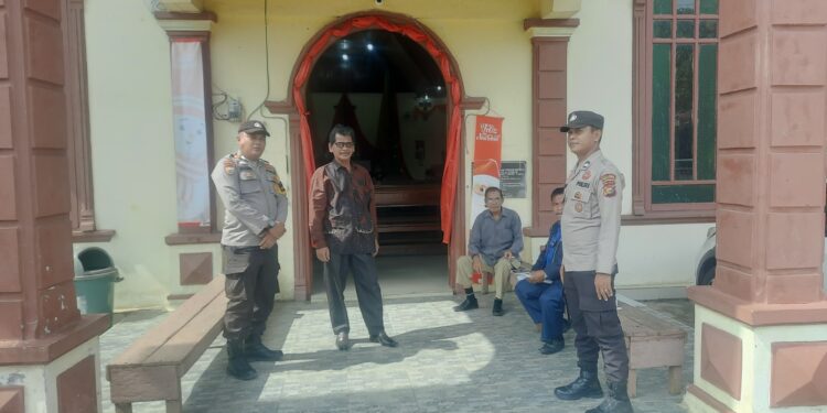 Polsek Ukui Laksanakan Patroli Pengamanan Rumah Ibadah Gereja, Pastikan Ibadah Minggu Berjalan Aman dan Kondusif