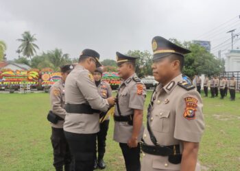 Kapolres Pimpin Sertijap Kapolsek Perhatian Raja Polres Kampar