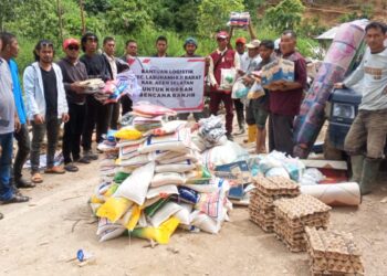 Camat Labuhan Haji Barat Salurkan Bantuan Logistik Ke Kampung Uning Mas