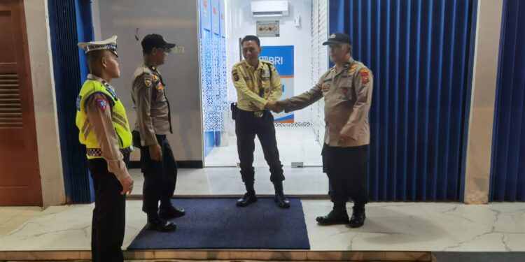 Patroli Malam Polsek Pangkalan Kerinci Antisipasi Kejahatan C3