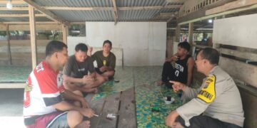 Bhabinkamtibmas Langgam Sambangi Warga Desa Sotol, Sampaikan Pesan Kamtibmas