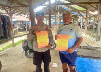 Polsek Kerumutan Patroli Daerah Rawan Karhutla dan Sosialisasikan Maklumat Kapolda Riau