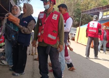 PMI Aceh Tengah Bersama PMI DKI Jakarta Salurkan Bantuan Perlengkapan Sekolah