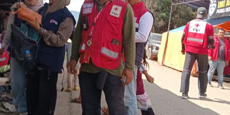 PMI Aceh Tengah Bersama PMI DKI Jakarta Salurkan Bantuan Perlengkapan Sekolah