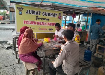 Polsek Kuala Kampar Gelar Jumat Curhat, Sosialisasi Pencegahan Karhutla dan Penipuan Online