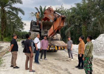 “Grebek Tambang Ilegal, TNI-Polri di Kampar Ringkus Pekerja Alat Berat!”