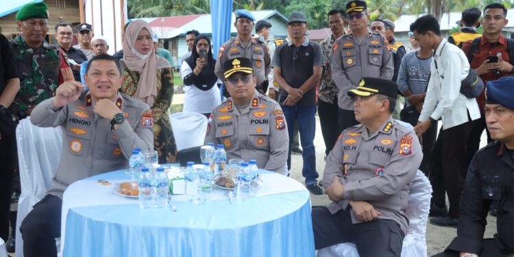 Wakapolda Riau Tinjau Lokasi Rencana Pembangunan Jembatan SDN 18 Semulut