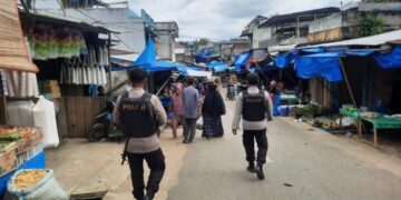 Polsek Ukui Patroli Pasar, Jaga Rasa Aman Warga saat Belanja