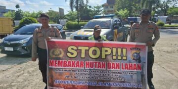 Polsek Pangkalan Kerinci Patroli Daerah Rawan Karhutla, Sosialisasikan Larangan Bakar Lahan