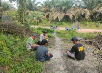 Bhabinkamtibmas Polsek Langgam Sambangi Warga Desa Sotol, Sampaikan Imbauan Kamtibmas