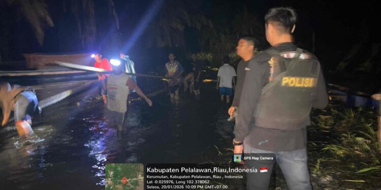 Polsek Kerumutan Bersama BKSDA Amankan Kayu Olahan Ilegal, Pemilik Masih Dalam Lidik