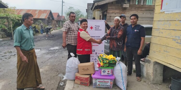 1 Rumah Terbakar Di Wih Tenang Uken, PMI Bener Meriah Gerak Cepat Salurkan Bantuan
