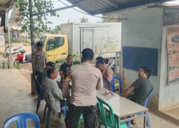 Polsek Ukui Gelar Patroli dan Edukasi Warga untuk Jaga Keamanan Lingkungan