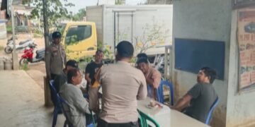 Polsek Ukui Gelar Patroli dan Edukasi Warga untuk Jaga Keamanan Lingkungan