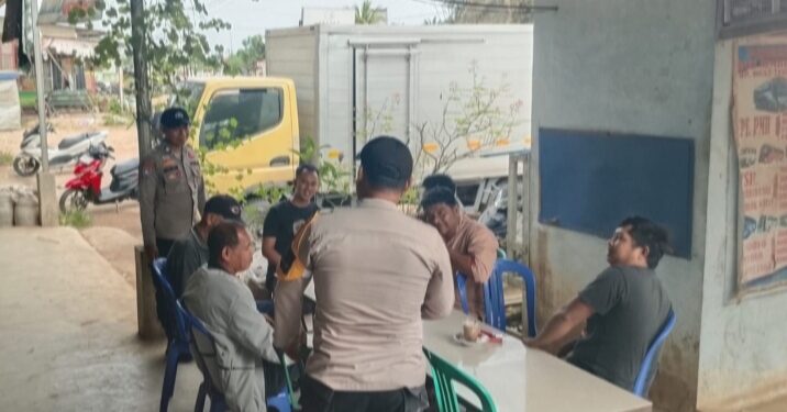 Polsek Ukui Gelar Patroli dan Edukasi Warga untuk Jaga Keamanan Lingkungan