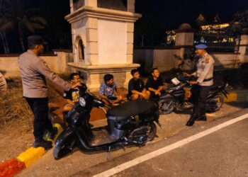 Polsek Pangkalan Kerinci Gelar KRYD, Patroli Malam Antisipasi Kejahatan Jalanan