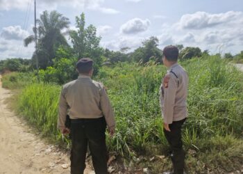 Polisi Patroli Daerah Rawan Karhutla di Pelalawan, Sosialisasikan Larangan Membakar Lahan