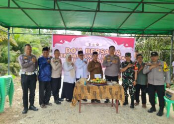 Polsek Pangkalan Kuras Gelar Doa Bersama Sebelum Pembangunan Jembatan Presisi Polri di Kampung Melati