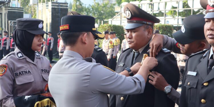 25 Personel Polres Aceh Tengah Terima Tanda Kehormatan Satyalencana Pengabdian