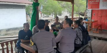 Polsek Kuala Kampar Gelar Jumat Curhat, Warga Bahas Karhutla hingga Penipuan Online