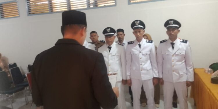 Pelantikan Geuchik, Pj Geuchik Dan Tuha Peut Di Kecamatan Matangkuli