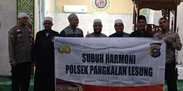 Polsek Pangkalan Lesung Sampaikan Himbauan Kamtibmas Saat Kegiatan Subuh Harmoni