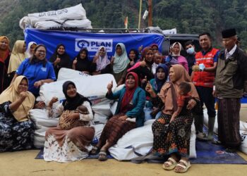 PMI Bener Meriah Bersama PLAN Indonesia Salurkan Bantuan Dan Layanan Psikososial 