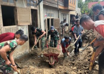 Hari Ke 4,Yonif TP 856/SBS,Dan Personil Koramil 05/Linge,Bersihkan Material Banjir Di PantanNangka.