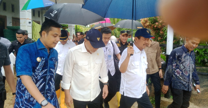 Sinergi Pusat dan Daerah: Menko Pangan hingga Wamendagri Kunjungi Korban Banjir diLangsa.