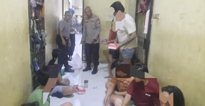 Kapolsek Tamalate Kompol. H. Muh. Tahmrin. S., E. M. M. Kunjungi Tahanan Dalm Sel: Ini Tujuannya.