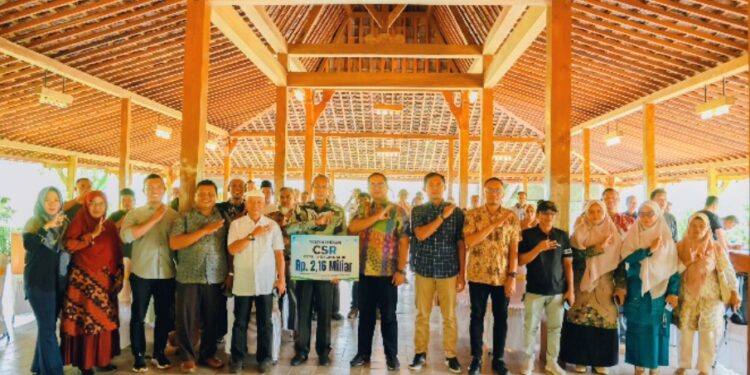 Holding Perkebunan Nusantara Hadir untuk Masyarakat Riau, PTPN IV Regional III Realisasikan TJSL Rp8,1 Miliar Sepanjang 2025