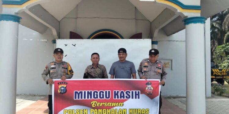 Polsek Pangkalan Kuras Gelar Minggu Kasih di Gereja Santo Petrus