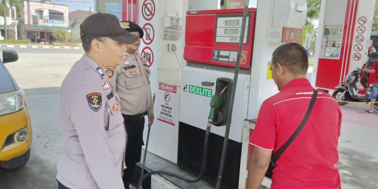 Polsek Pangkalan Kerinci Patroli Pusat Perbelanjaan dan SPBU