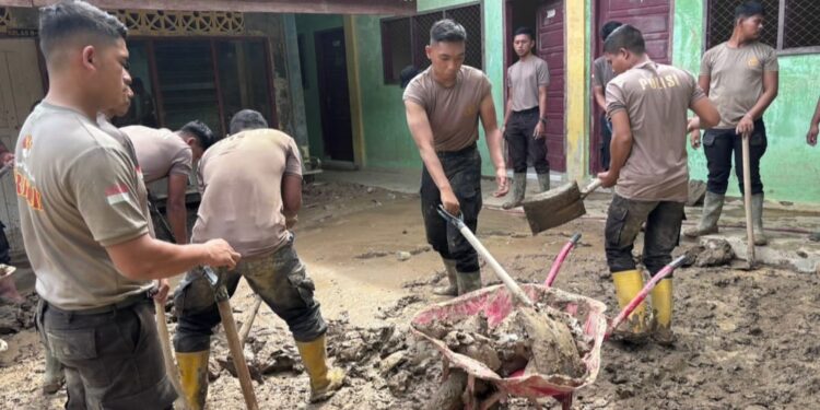 Respon Cepat Brimob Indonesia Selalu Hadir Untuk Masyarakat dalam Penanggulangan Bencana Daerah di Aceh