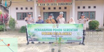 Dukung Green Policing, Polres Pelalawan Tanam Bibit Pohon Buah di Pangkalan Kuras