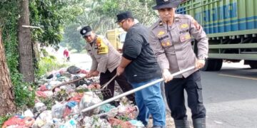 Respons Cepat Instruksi Presiden Prabowo Polsek Perhentian Raja Aksi Nyata Gerakan Bersih Nasional