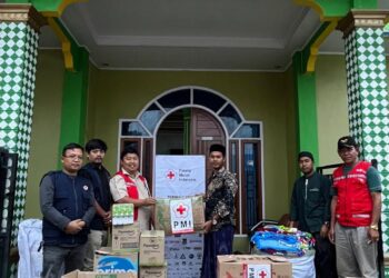 PMI Salurkan Bantuan Dan Berikan Layanan Kesehatan Di Pesantren Bustanul Ulum