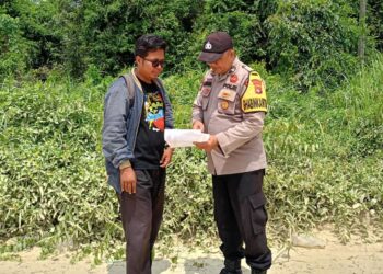 Polsek Pangkalan Lesung Patroli Karhutla dan Sosialisasikan Larangan Bakar Lahan di Desa Genduang