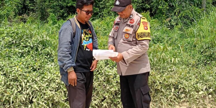 Polsek Pangkalan Lesung Patroli Karhutla dan Sosialisasikan Larangan Bakar Lahan di Desa Genduang