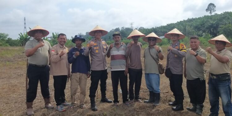 Polsek Pangkalan Kuras Tanam Jagung Pipil 3 Hektare di Desa Betung, Dukung Swasembada Pangan 2026
