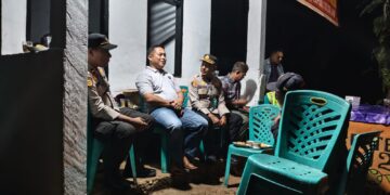 Kapolsek Kampar Kiri Ronda Ke Satkamling, Apresiasi Peran Masyarakat Jaga Lingkungan!