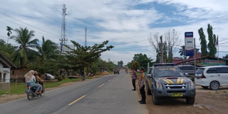 Polsek Pangkalan Lesung Laksanakan Pengaturan Lalu Lintas, Cegah Laka dan Pelanggaran