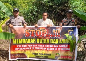 Polsek Teluk Meranti Sebarkan Maklumat Kapolda Riau, Edukasi Warga Cegah Karhutla