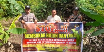 Polsek Teluk Meranti Sebarkan Maklumat Kapolda Riau, Edukasi Warga Cegah Karhutla