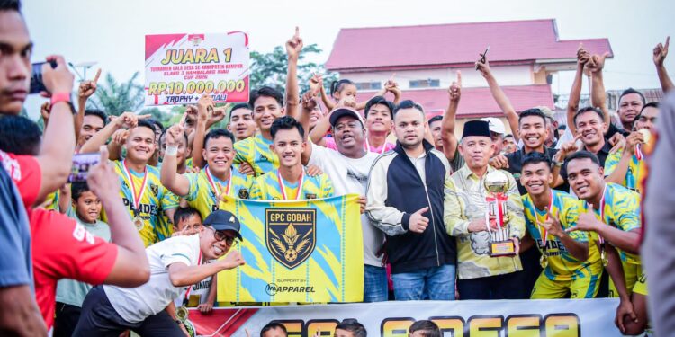 Pebriyan Winaldi Resmi Menutup Turnamen Gala Desa Elang 3 Hambalang Riau Cup 2026 