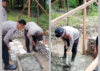 Polisi Gotong Royong Bangun Rumah Layak Huni Bantuan Baznas di Pangkalan Bunut
