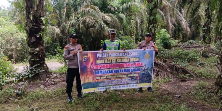 Polsek Pangkalan Lesung Gencar Sosialisasikan Maklumat Kapolda Riau tentang Karhutla