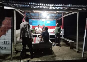 Polsek Kerumutan Cek Pos Kamling di Desa Beringin Makmur, Perkuat Harkamtibmas