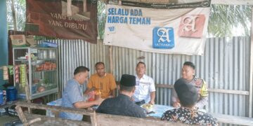 Bhabinkamtibmas dan Kades Angkasa Sambangi Warga, Sosialisasi Bahaya Narkoba hingga KUHP Baru